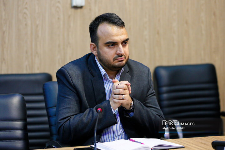 میزگرد «مهم‌ترین میراث فکری رهبر شهید برای ایران امروز»