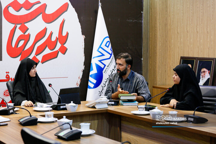 میزگرد «مهم‌ترین میراث فکری رهبر شهید برای ایران امروز»