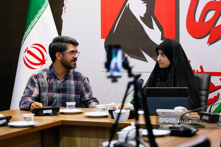 میزگرد «مهم‌ترین میراث فکری رهبر شهید برای ایران امروز»