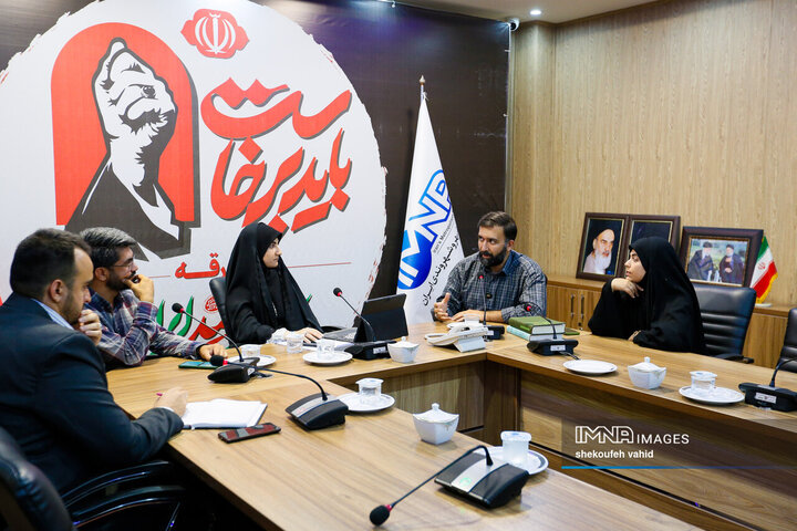 میزگرد «مهم‌ترین میراث فکری رهبر شهید برای ایران امروز»