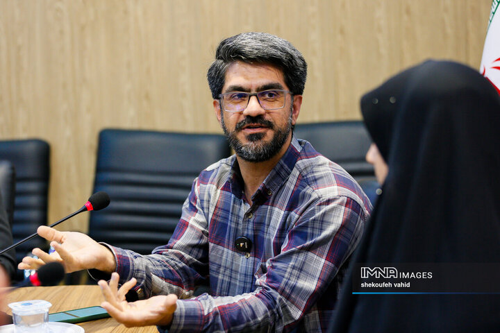 میزگرد «مهم‌ترین میراث فکری رهبر شهید برای ایران امروز»
