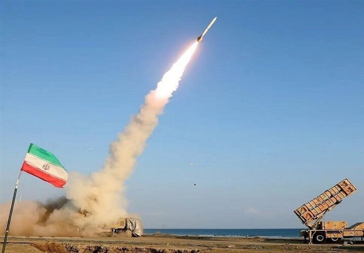 سپاه: سکوهای هیمارس در کویت و مواضع نیروهای آمریکایی منهدم شد