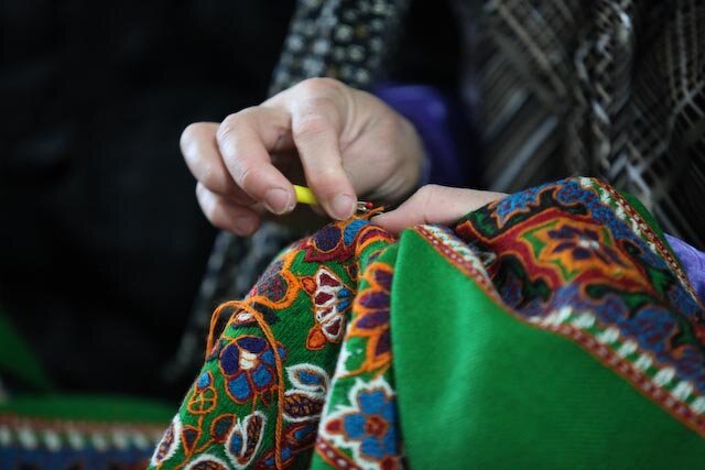 زنان، میراث‌دار هنر اصیل پته در کرمان