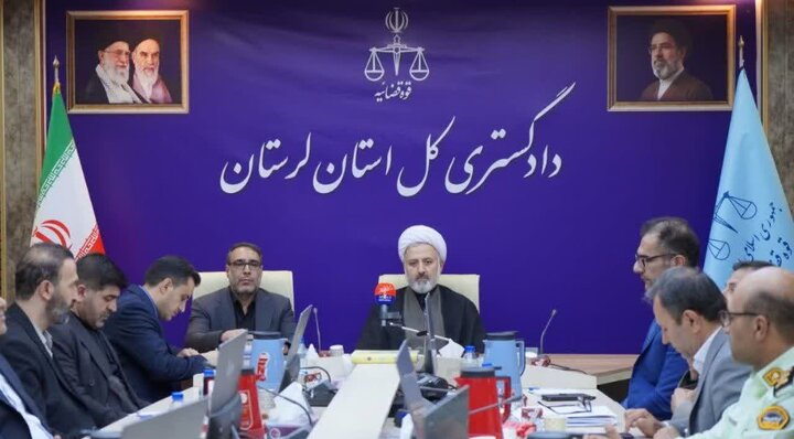 دادگستری لرستان خواستار تعیین‌تکلیف فوری پروژه‌های گردشگری استان شد