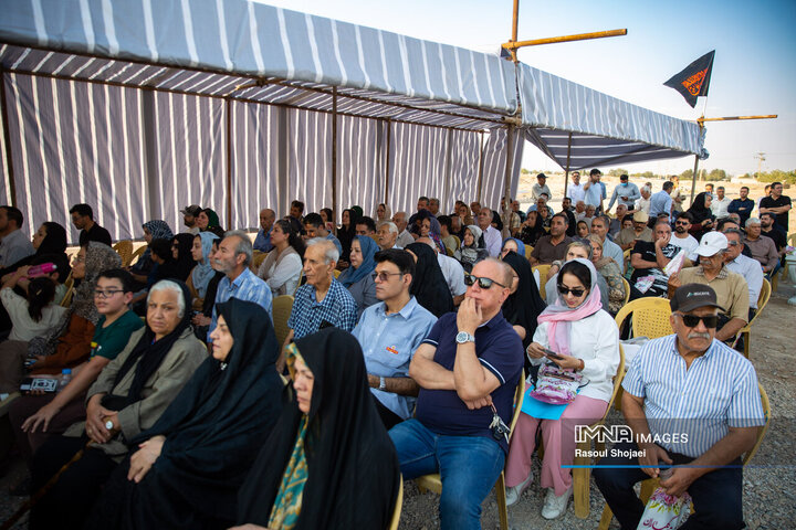 آیین کلنگ نخستین ساختمان شهرک شهید «آرمان علوی» اصفهان