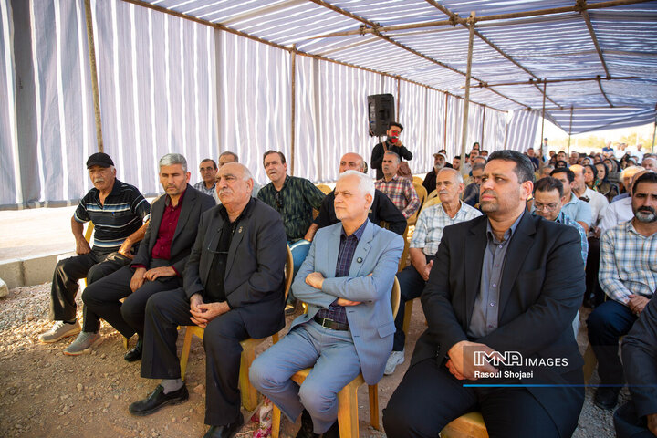 آیین کلنگ نخستین ساختمان شهرک شهید «آرمان علوی» اصفهان