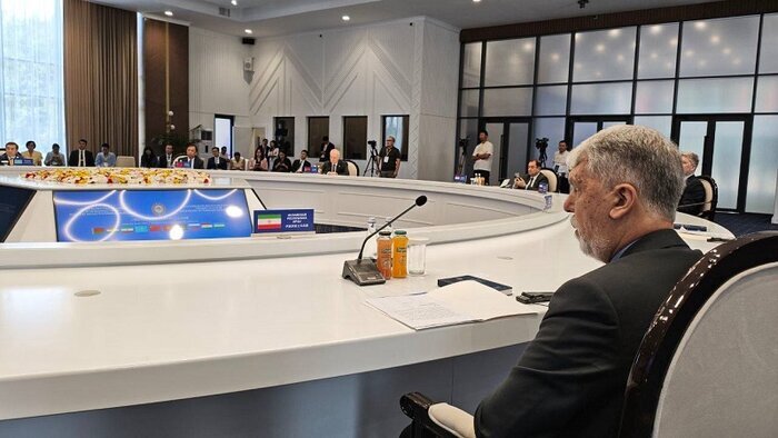 ایران، همانند همه ملتهای مستقل جهان خواهان حاکمیت ملی و کرامت انسانی است