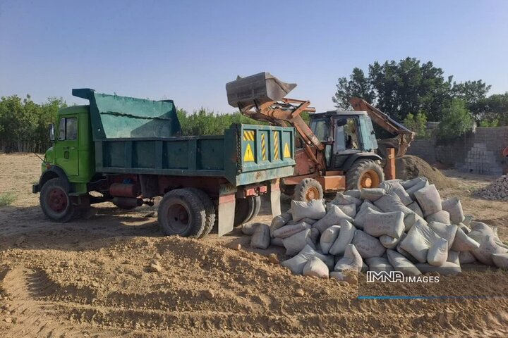جلوگیری از ساخت‌وساز غیرمجاز و انتقال مصالح ساختمانی در روستای ردان اصفهان