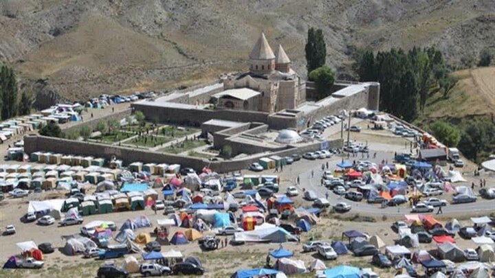 تجلی ایمان در چالدران؛ برگزاری «باداراک» در قره‌کلیسای تاریخی