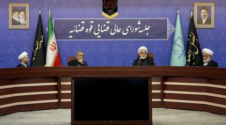 رئیس قوه قضاییه: باید بیش از گذشته مراقبت کنیم تا مبادا وحدت و انسجام ملی مخدوش شود