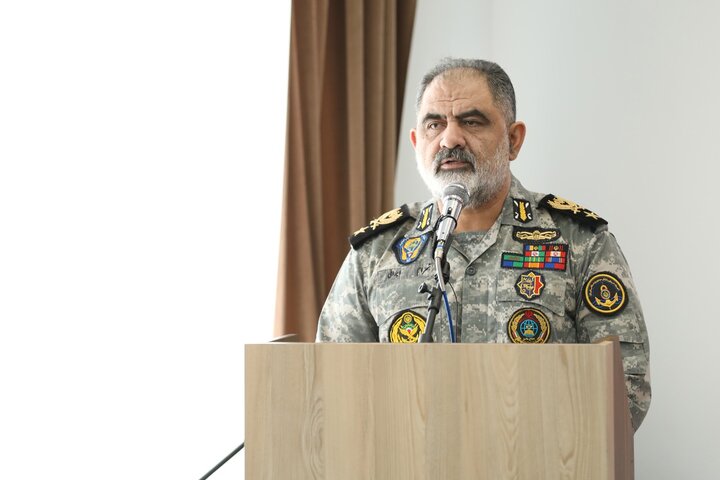 پیگیری حقوقی و بینالمللی جنایت دشمن علیه کارکنان نیروی دریایی ارتش