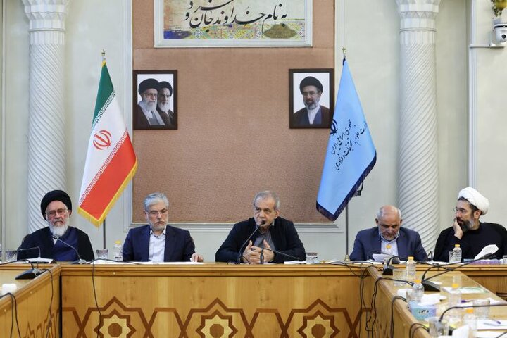 پزشکیان: خیرین و حامیان دانشگاه‌ها در تحقق رسالت بزرگ توسعه علم نقش‌ آفرینی می‌کنند