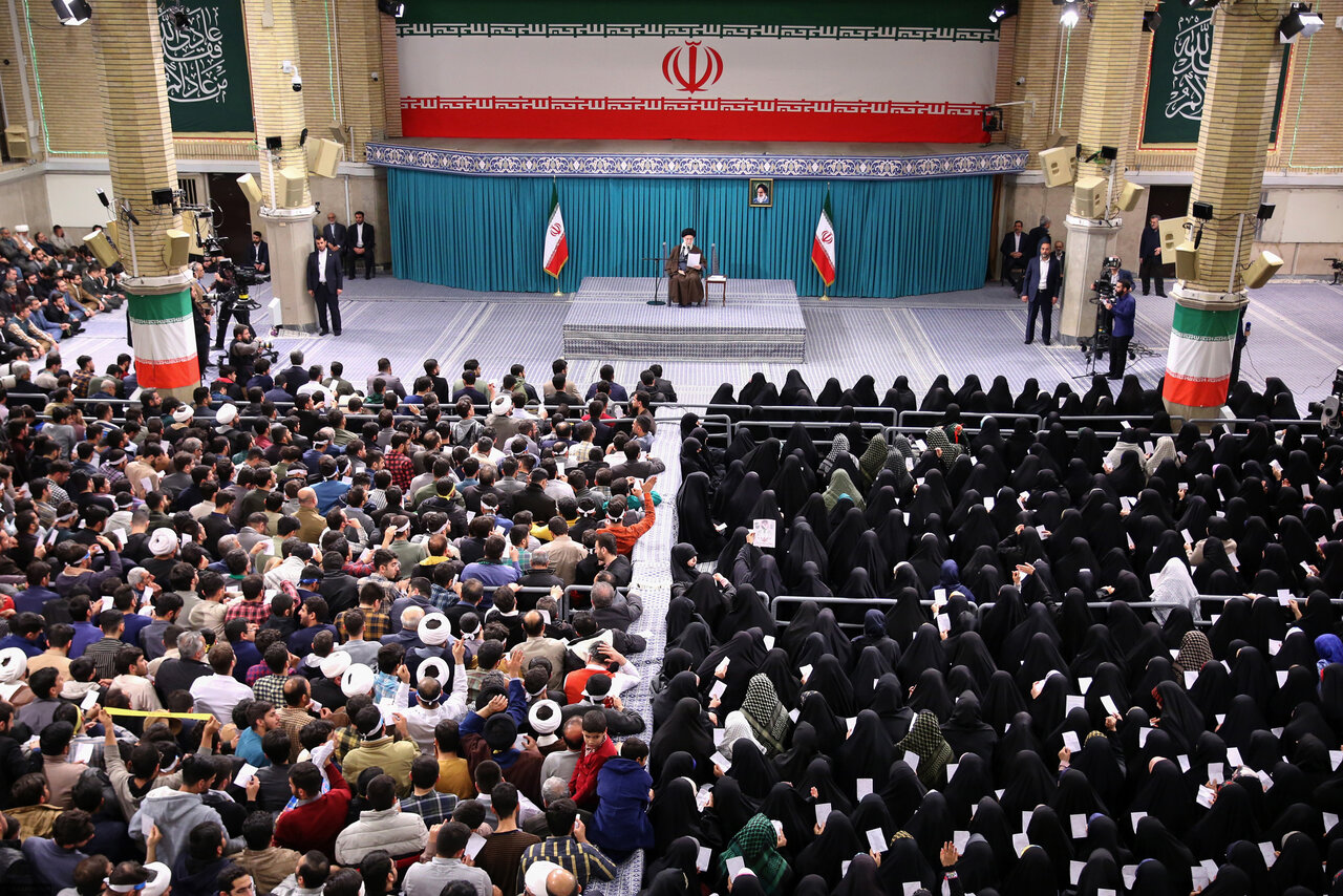 / روایتی از دیدار با رهبر شهیدی که جوانان را محور اصلی رشد کشور میدانست //