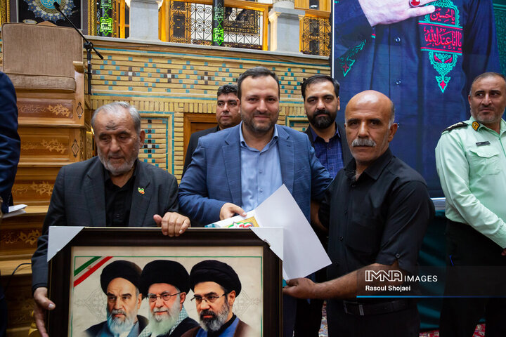 آیین تقدیر از خادمان فرهنگی و هیئت های مذهبی منطقه 3