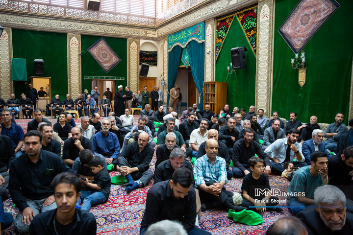 آیین تقدیر از خادمان فرهنگی و هیئت های مذهبی منطقه 3