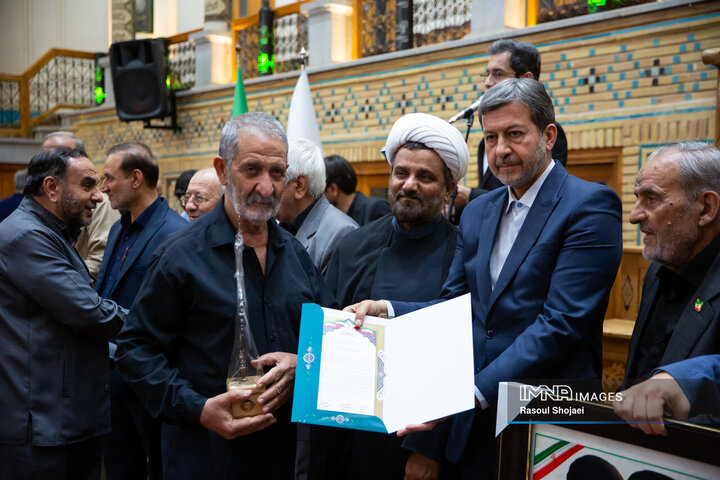 آیین تقدیر از خادمان فرهنگی و هیئت های مذهبی منطقه 3