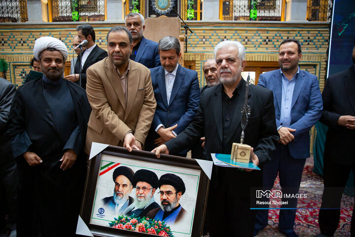 آیین تقدیر از خادمان فرهنگی و هیئت های مذهبی منطقه 3