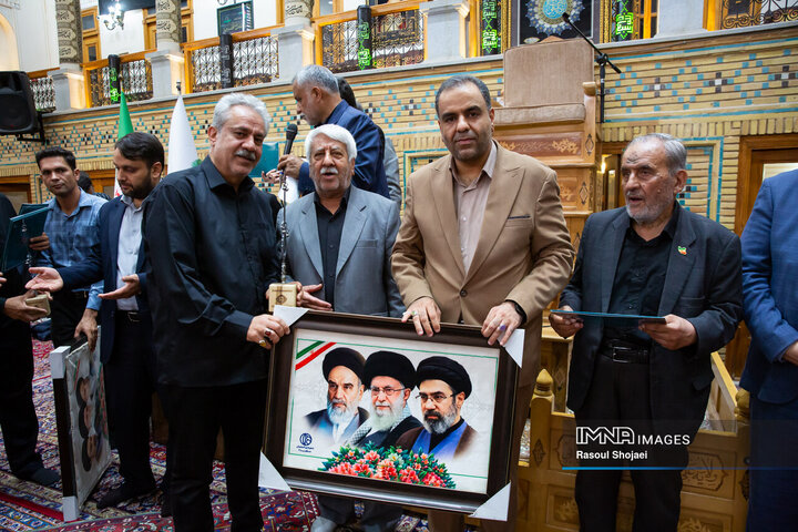 آیین تقدیر از خادمان فرهنگی و هیئت های مذهبی منطقه 3