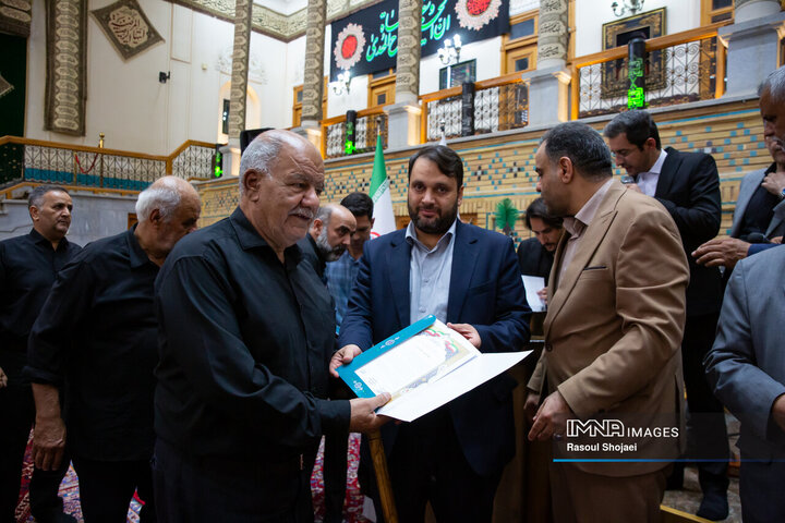 آیین تقدیر از خادمان فرهنگی و هیئت های مذهبی منطقه 3