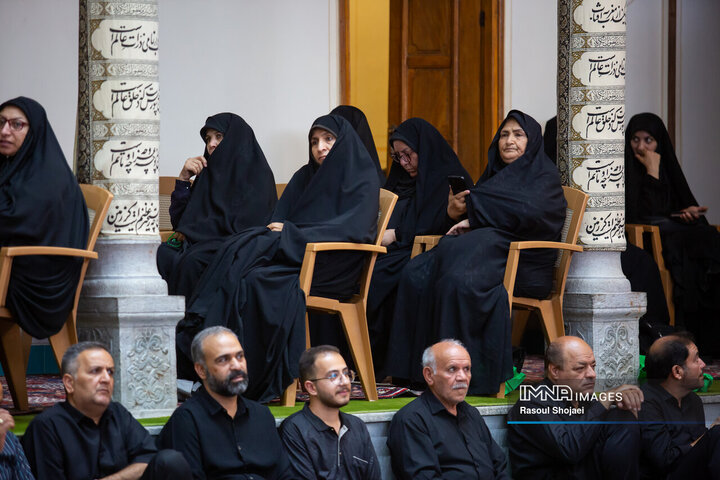 آیین تقدیر از خادمان فرهنگی و هیئت های مذهبی منطقه 3