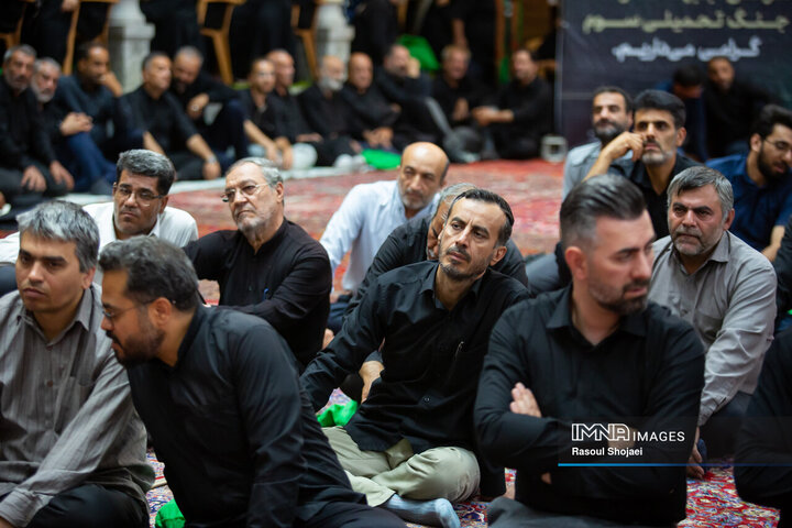 آیین تقدیر از خادمان فرهنگی و هیئت های مذهبی منطقه 3