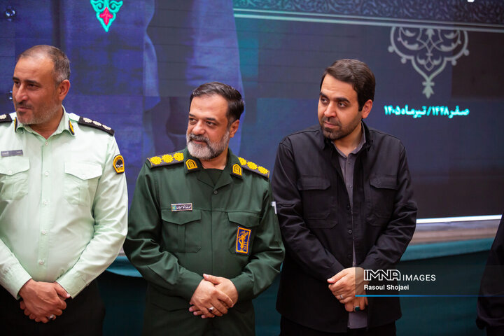 آیین تقدیر از خادمان فرهنگی و هیئت های مذهبی منطقه 3
