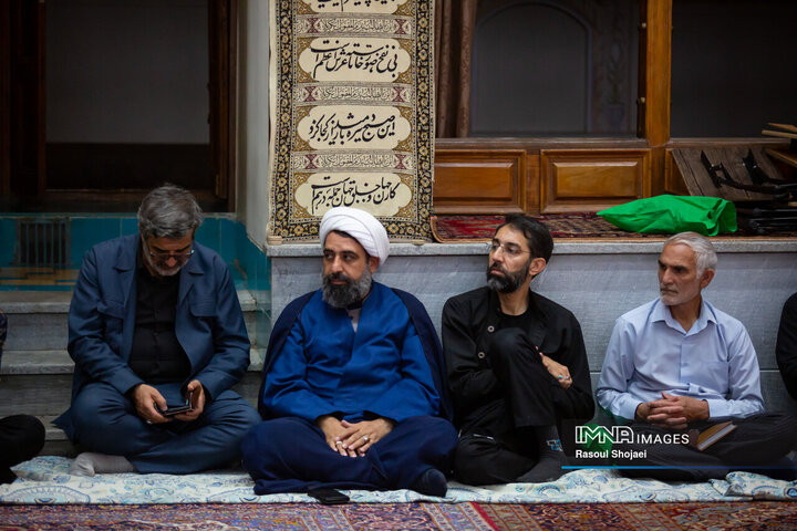 آیین تقدیر از خادمان فرهنگی و هیئت های مذهبی منطقه 3