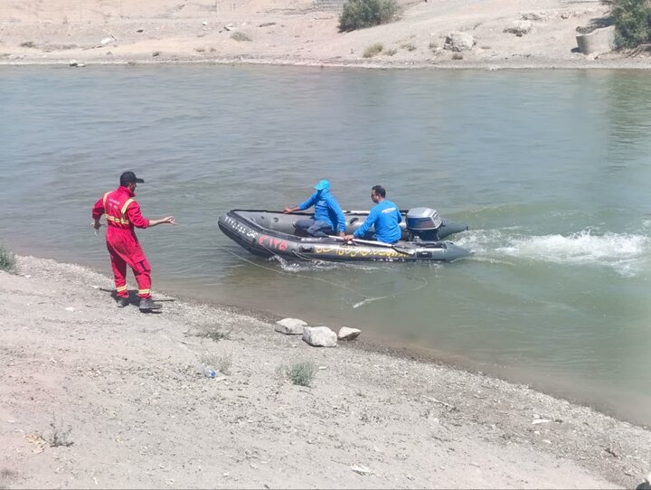 مانور غواصی در زاینده‌رود با هدف ارتقای آمادگی نیروهای عملیاتی برگزار شد