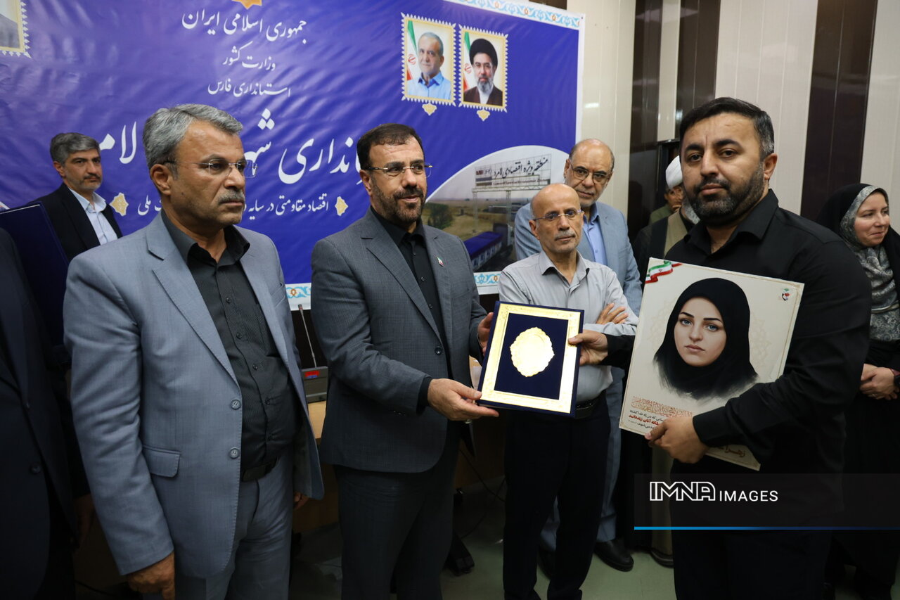 هدف دشمن از حمله به لامرد، شکست اراده ملت بود