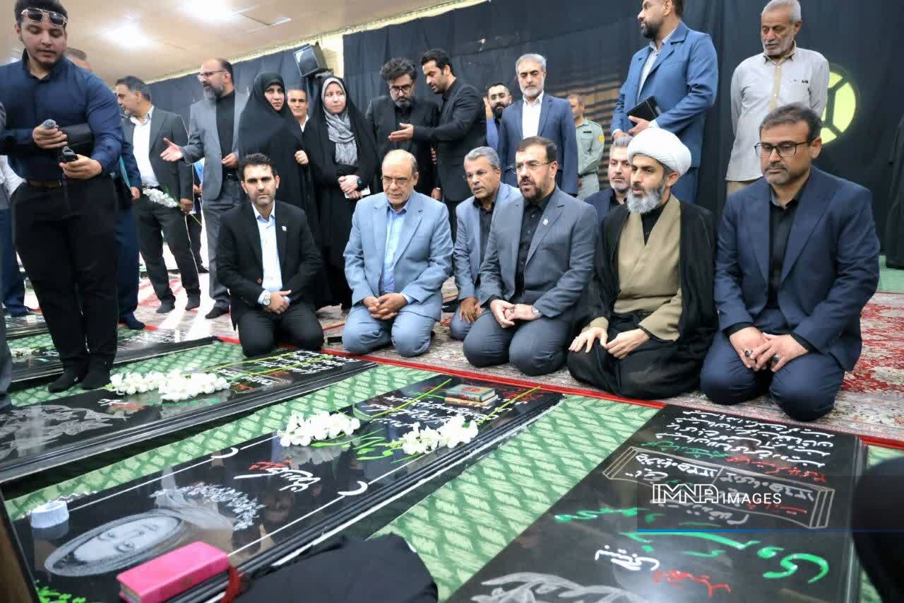 هدف دشمن از حمله به لامرد، شکست اراده ملت بود