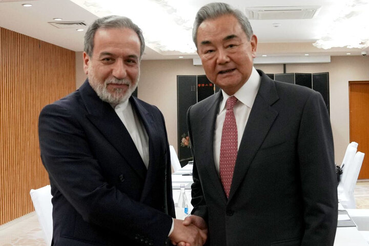 دیدار عراقچی با وزیر خارجه چین