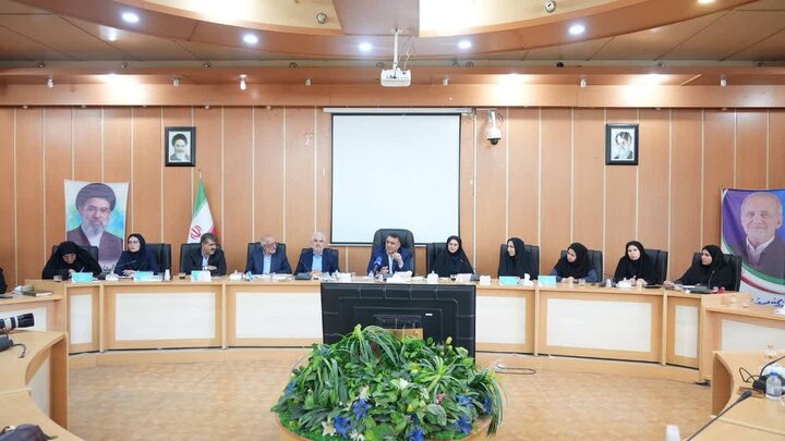 ایجاد زمینه استفاده موثر از ظرفیت بانوان در مدیریت جامعه ضروری است