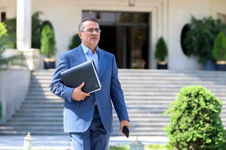 تبدیل وضعیت نیروهای شرکتی بدون اصلاح قوانین امکان‌پذیر نیست