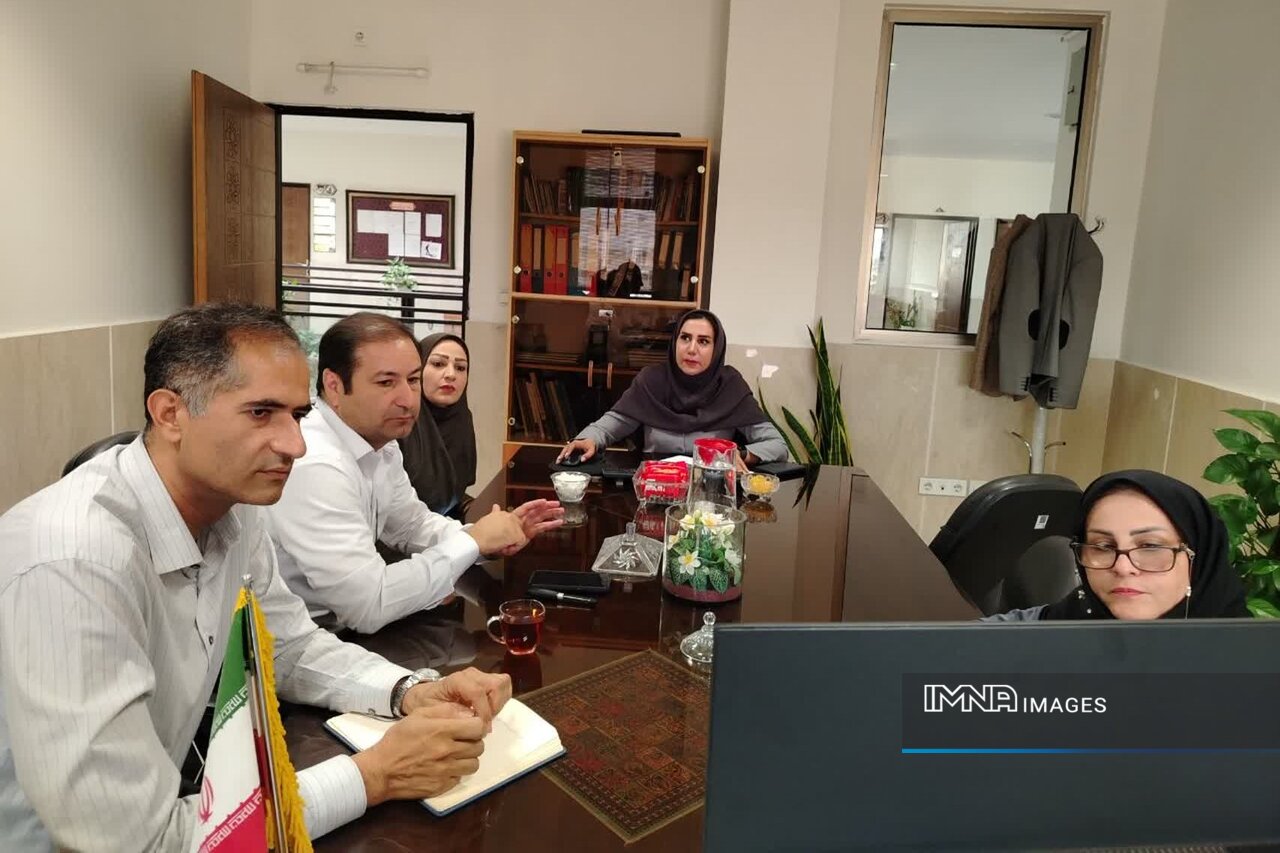 منطقه ۱۲ اصفهان نخستین مجری خدمت غیرحضوری تعیین‌تکلیف آرای ماده ۱۰۰ در «اصفهان من» شد