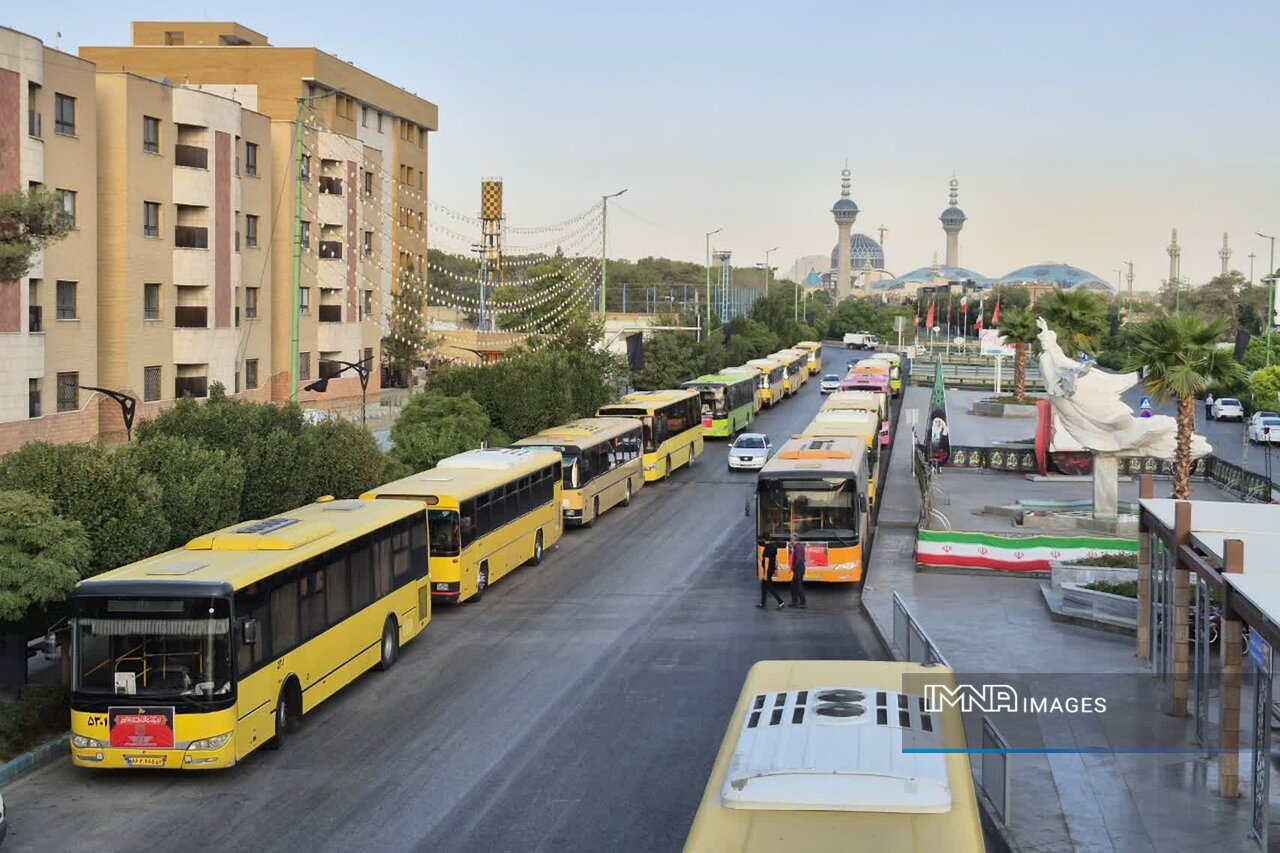 اعزام ۴۰ اتوبوس شرکت واحد اصفهان به مرز مهران برای خدمت‌رسانی به زائران اربعین