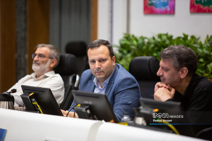 پیشنهاد ایجاد مکان دائمی شهرداری اصفهان در کربلا برای خدمت‌رسانی به زائران