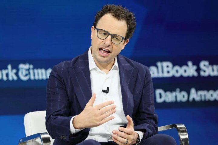 مدیرعامل آنتروپیک: مخالف هوش مصنوعی متن‌باز نیستیم