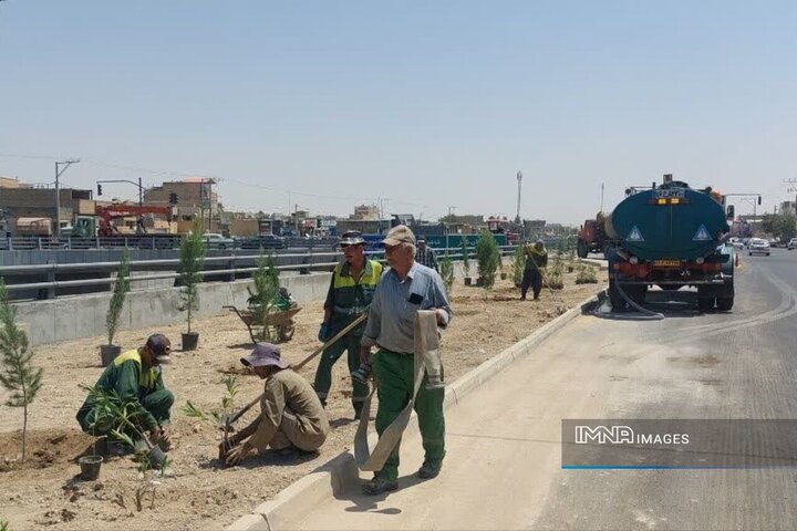 بهره‌برداری از ۱۳ هزار مترمربع فضای سبز جدید در پروژه شهید آیت‌الله رئیسی اصفهان