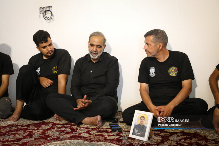 تولید یخ در کربلا توسط گروه جهادی «شهید کمالی»