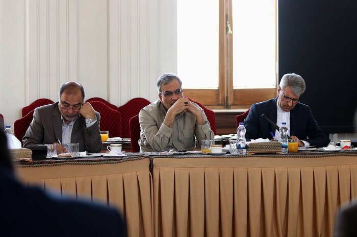 عراقچی: نقش رسانهها در ارائه روایت حقیقی از دفاع مقدس ایرانیان کلیدی است