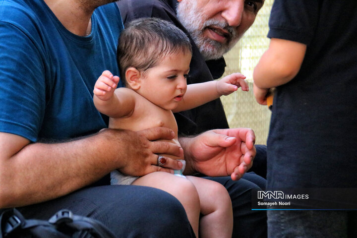 خسروی، قدمگاه کوچک‌ترین زائران اربعین