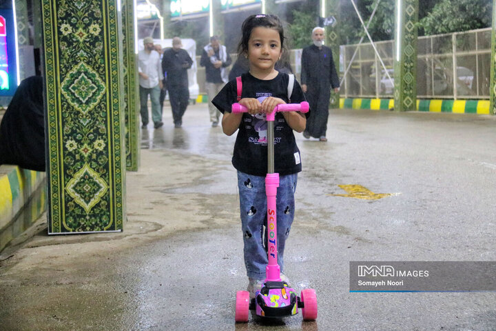 خسروی، قدمگاه کوچک‌ترین زائران اربعین