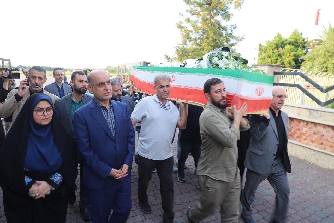 پیکر شهید نیما مرادی، شهید حادثه کشتی «آنا»، وارد گیلان شد
