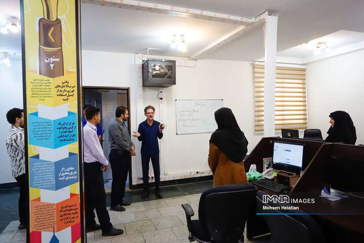 حضور رئیس هیئت تکواندوی استان اصفهان در خبرگزاری ایمنا