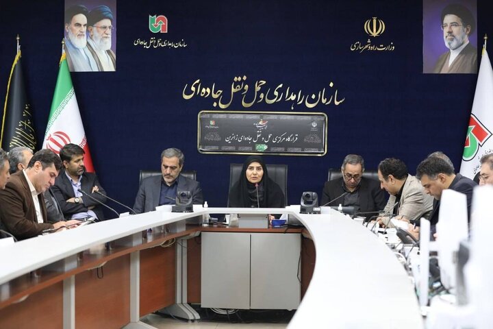 تاکید وزیر راه بر در نظر داشتن تدابیر لازم با هدف مدیریت موج بازگشت زائران اربعین