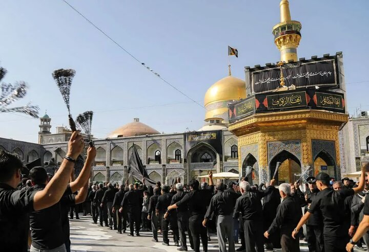 حال و هوای زائران عزادار اربعین حسینی
در حرم امام رضا(ع)