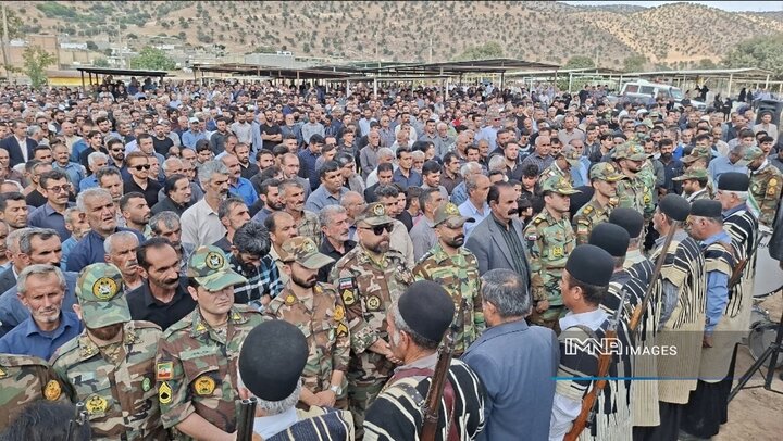 پیکر شهید مدافع وطن «ابوالفضل گودرزی» در دزپارت تشییع شد