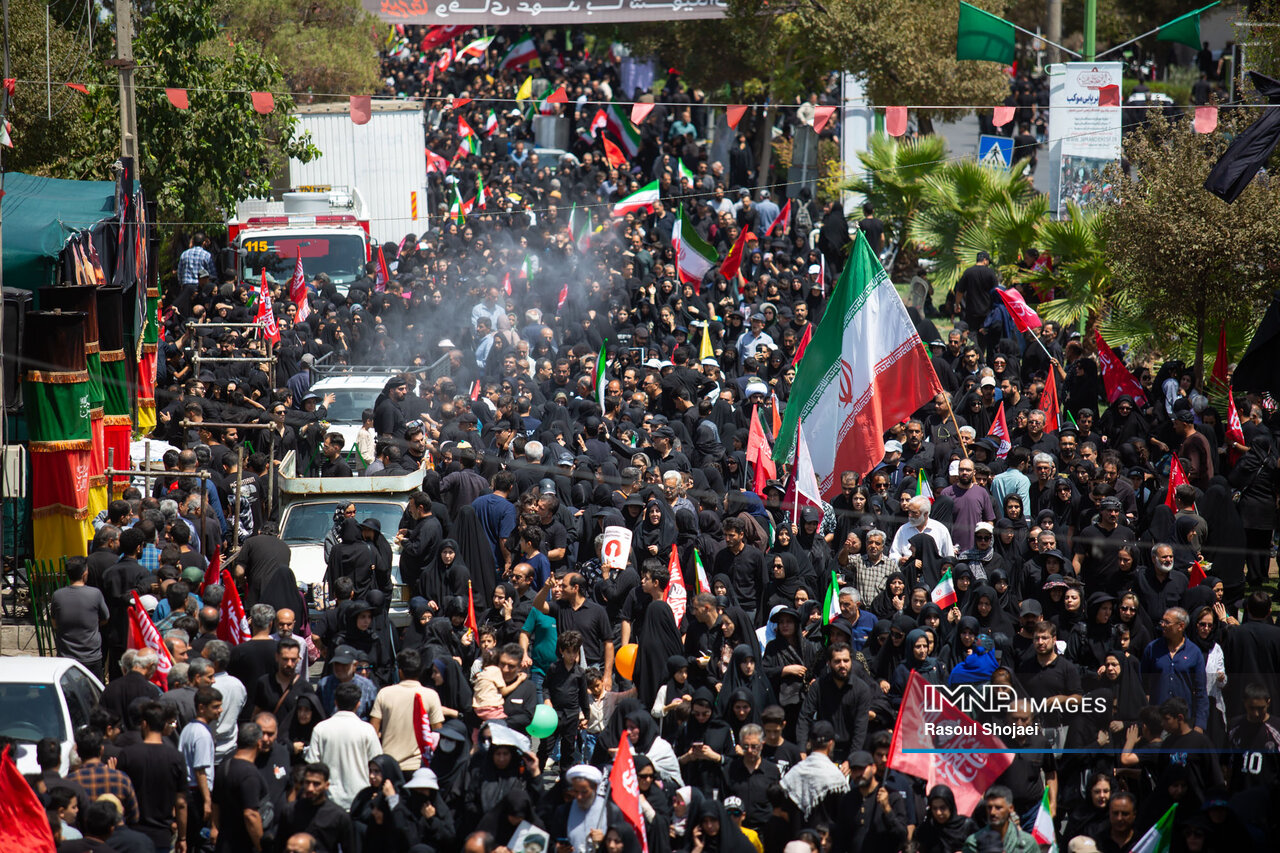 قاب‌هایی از دلتنگی و پرچم‌هایی از جنس ایستادگی در قافله اربعین