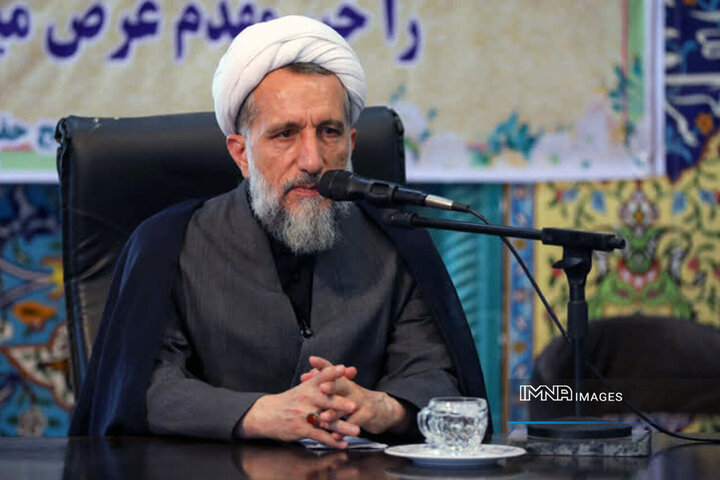رهنمودهای رهبر معظم انقلاب ملاک عمل مردم و مسئولان باشد