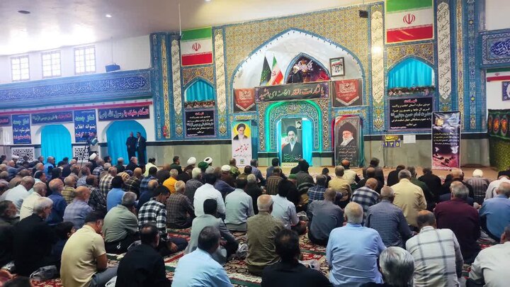 تمسک به قرآن و اهل‌بیت(ع)، جامعه را از گمراهی مصون می‌دارد